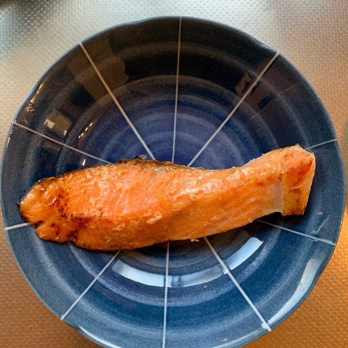 フライパンで 魚焼き用ホイル無しで 焼鮭 レシピ 作り方 By Kiico 楽天レシピ フライパンで 魚焼き用ホイル無しで 焼鮭 レシピ 作り方 By Kiico 楽天レシピ